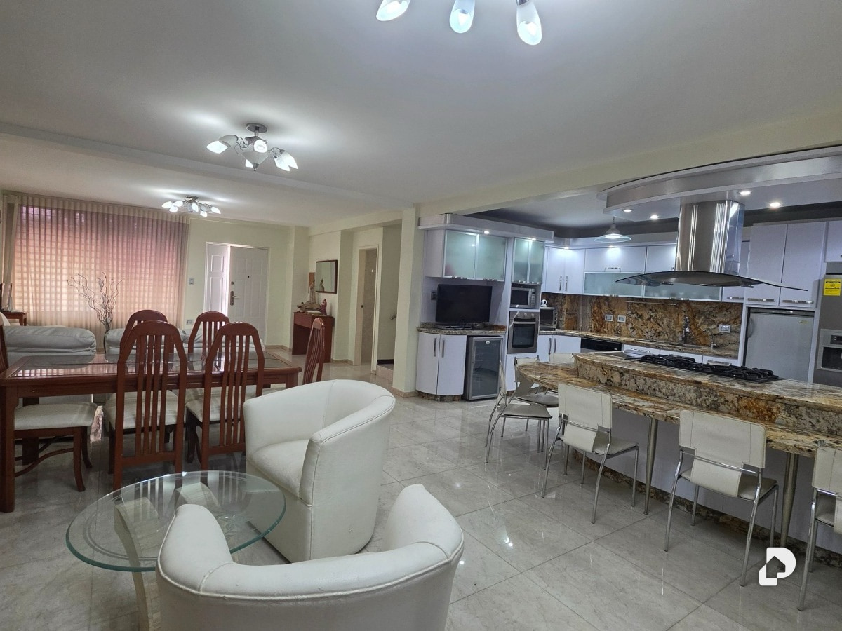Casa en Urbanización La Floresta, Maracay – 3