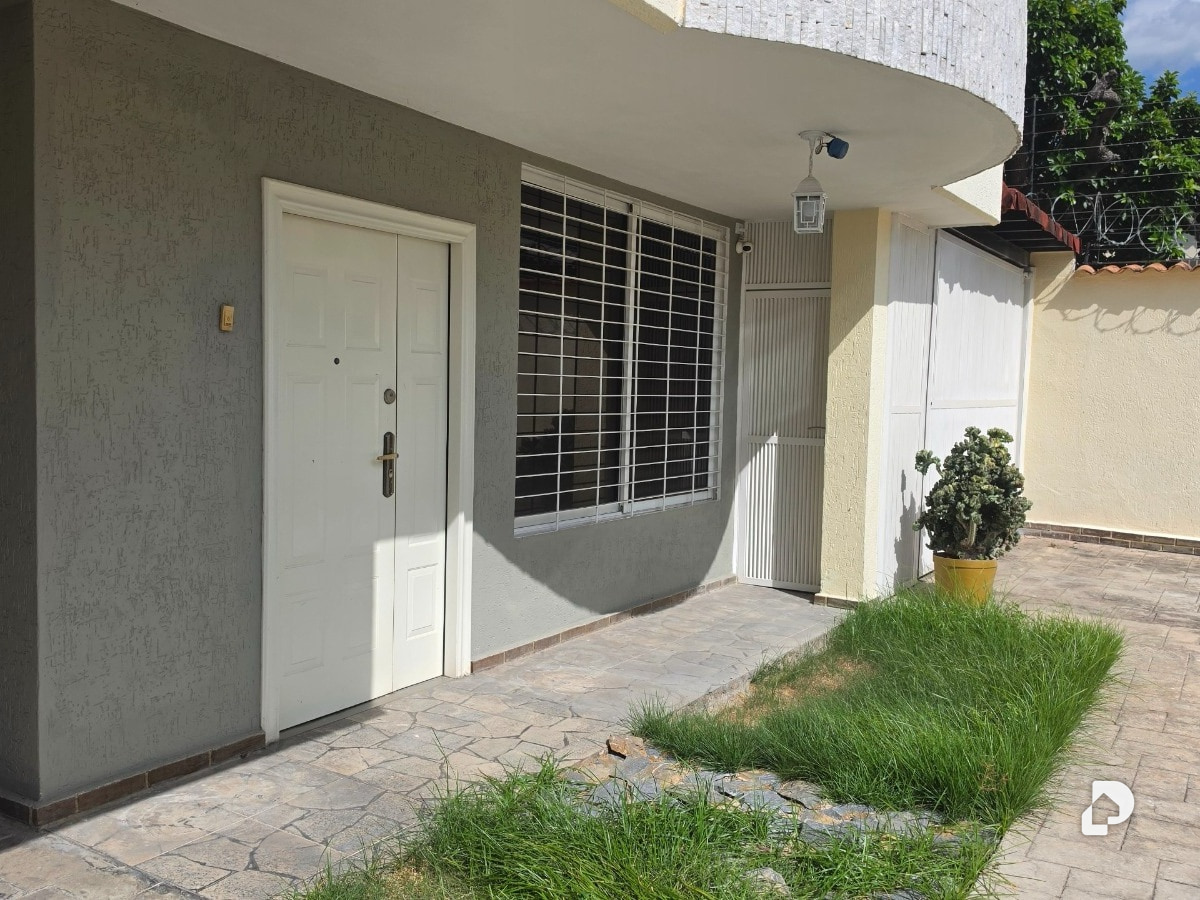 Casa en Urbanización La Floresta, Maracay – 23