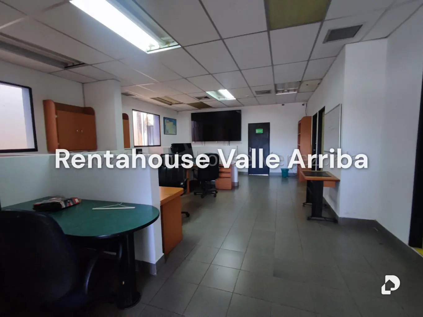 Local comercial en Los Chaguaramos, Caracas – 17