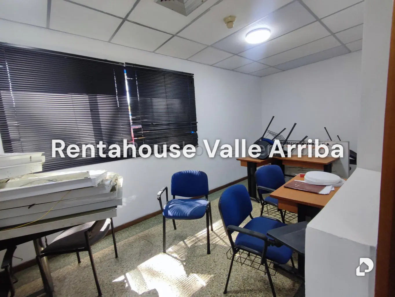 Local comercial en Los Chaguaramos, Caracas – 23
