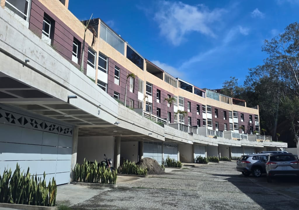 Casa en Colinas de La Tahona, Caracas - 1