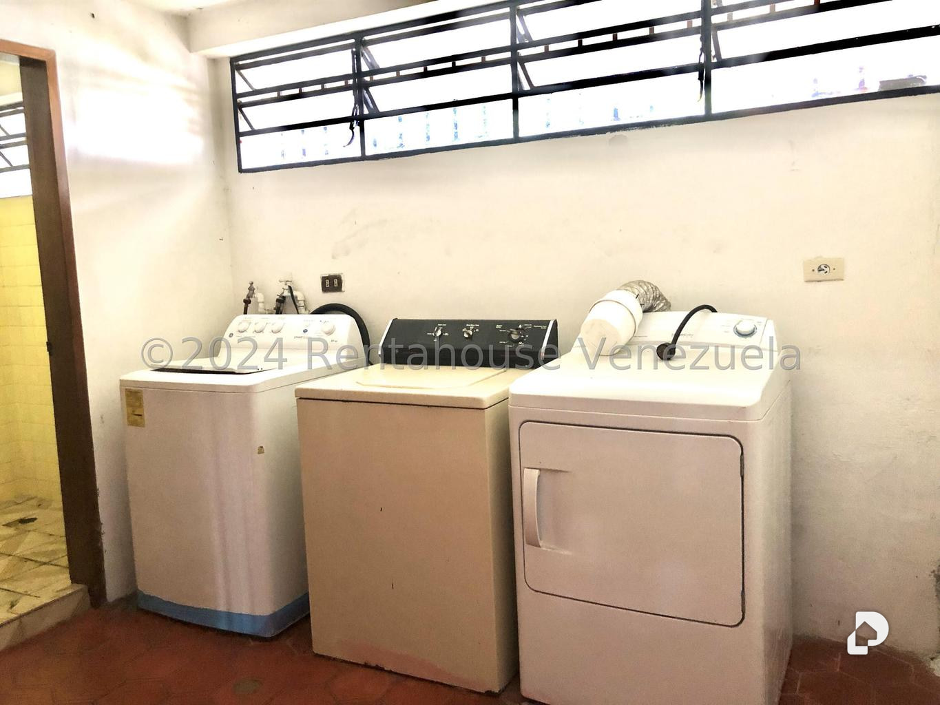 Casa en Cumbres de Curumo, Caracas – 26