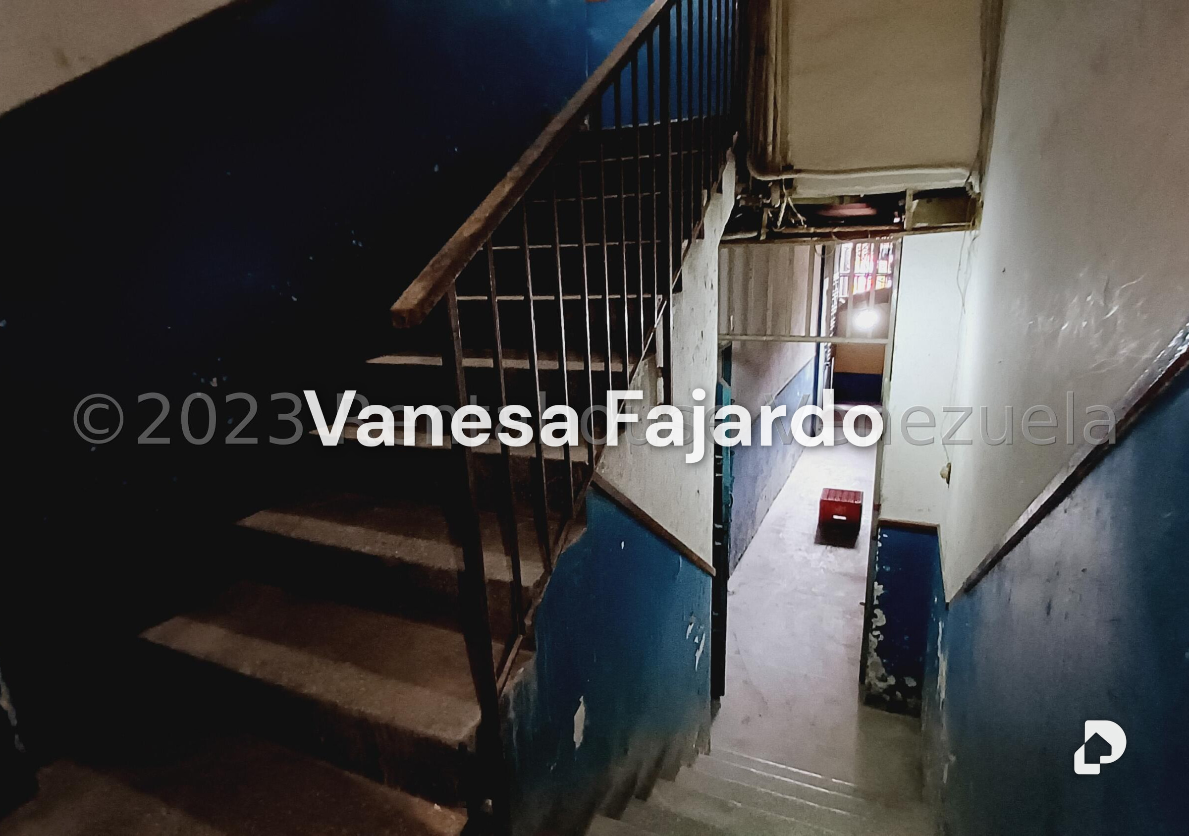 Edificio en Parroquia La Candelaria, Caracas – 21