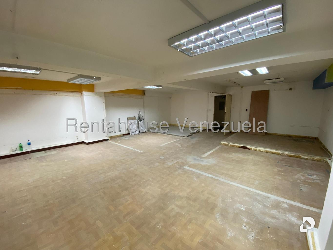 Local comercial en Quinta Crespo, Caracas – 11