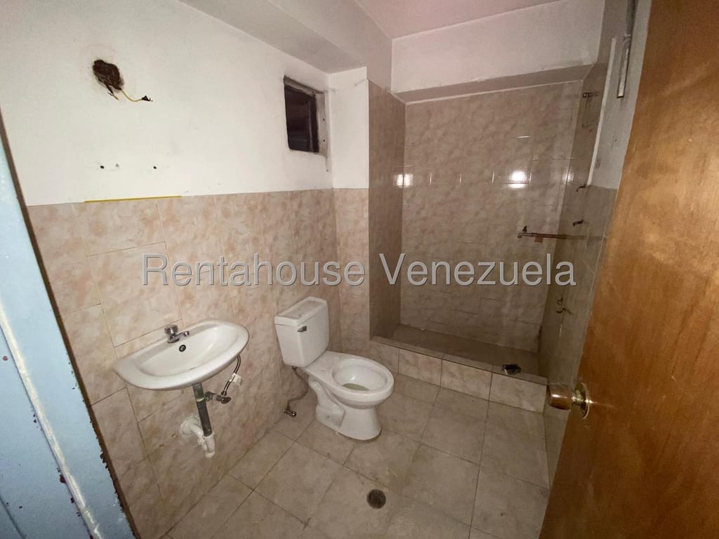 Local comercial en Quinta Crespo, Caracas - 1