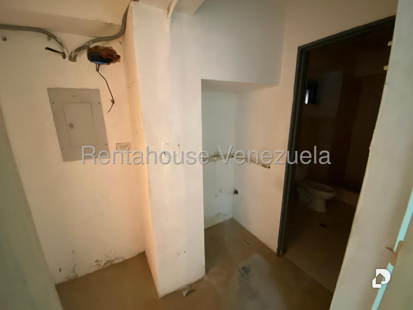Local comercial en Quinta Crespo, Caracas – 18