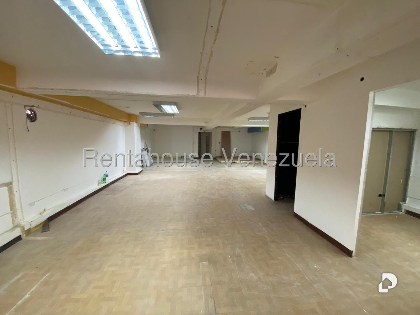 Local comercial en Quinta Crespo, Caracas – 13