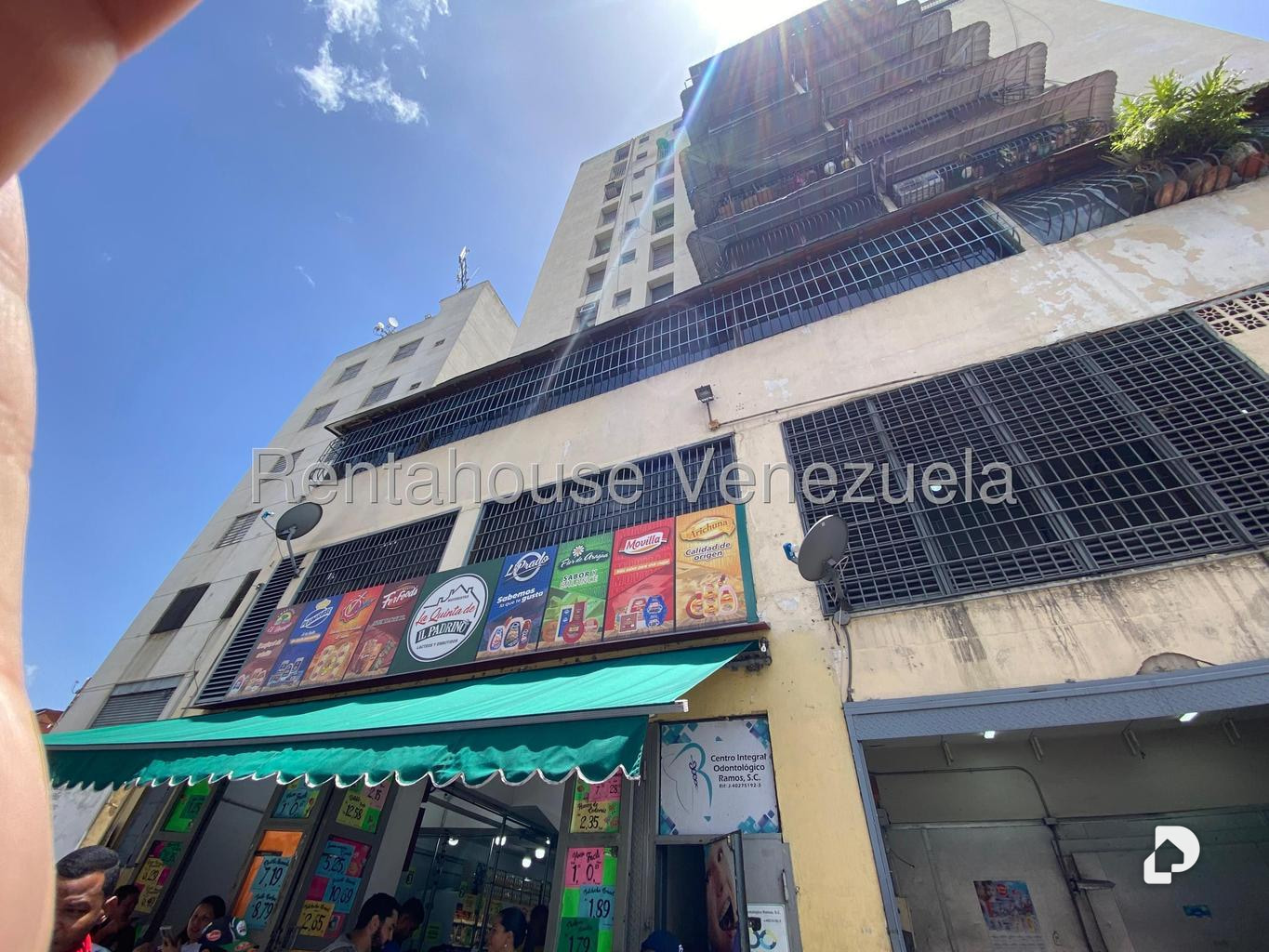 Local comercial en Quinta Crespo, Caracas – 3