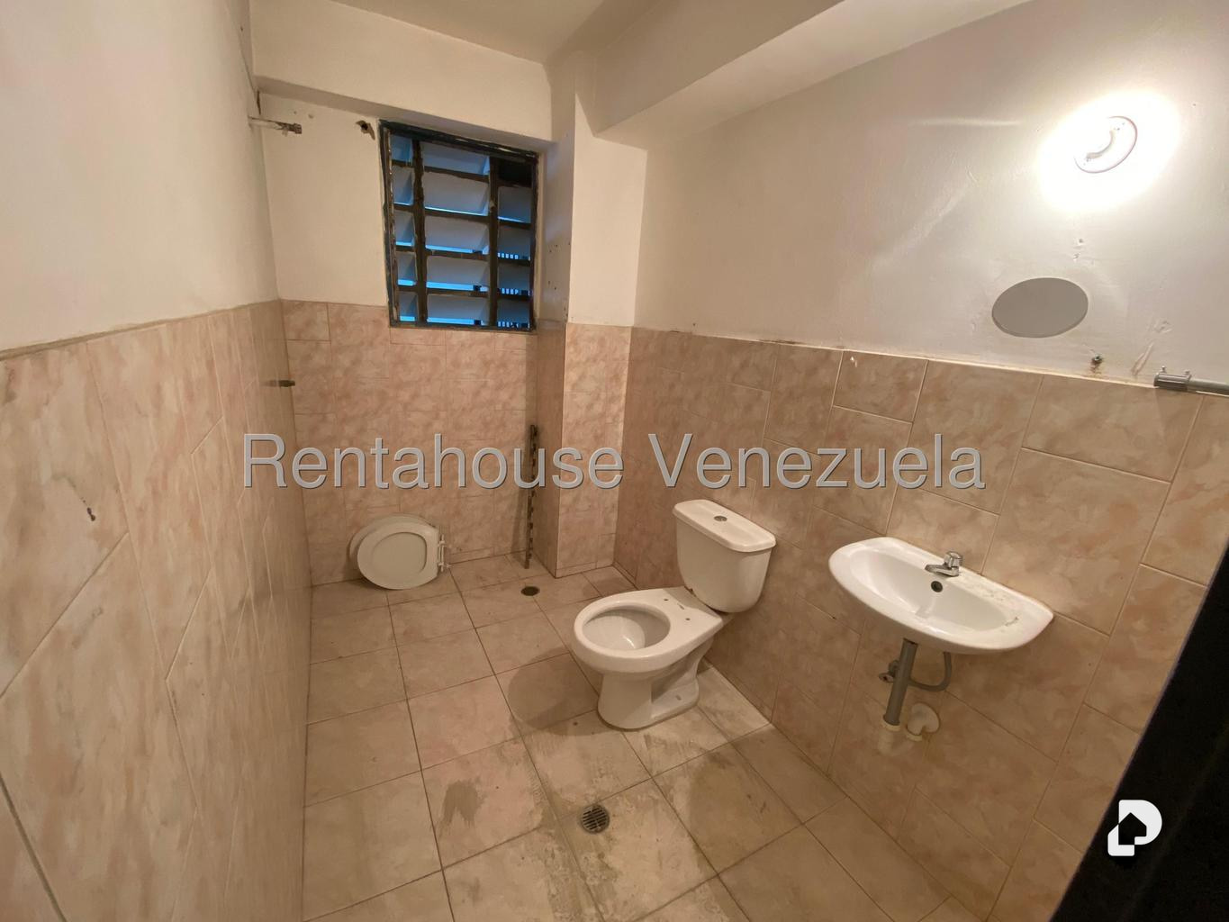 Local comercial en Quinta Crespo, Caracas – 19
