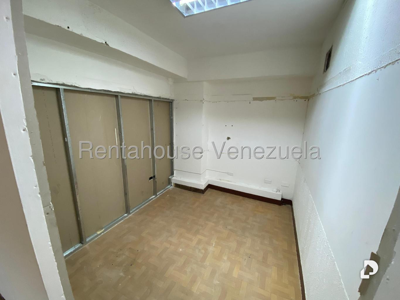 Local comercial en Quinta Crespo, Caracas – 12