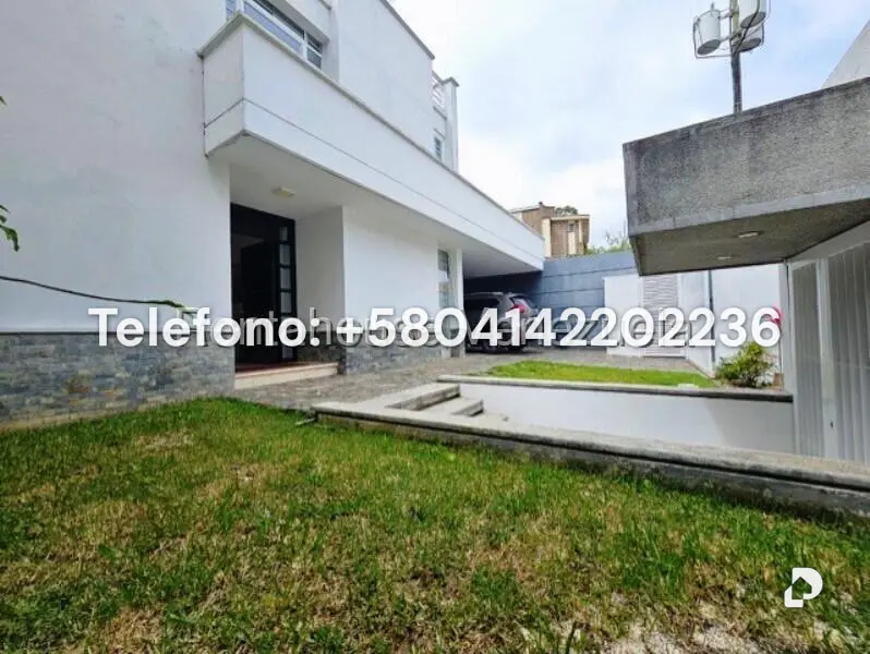 Casa en Alto Hatillo, Caracas – 13