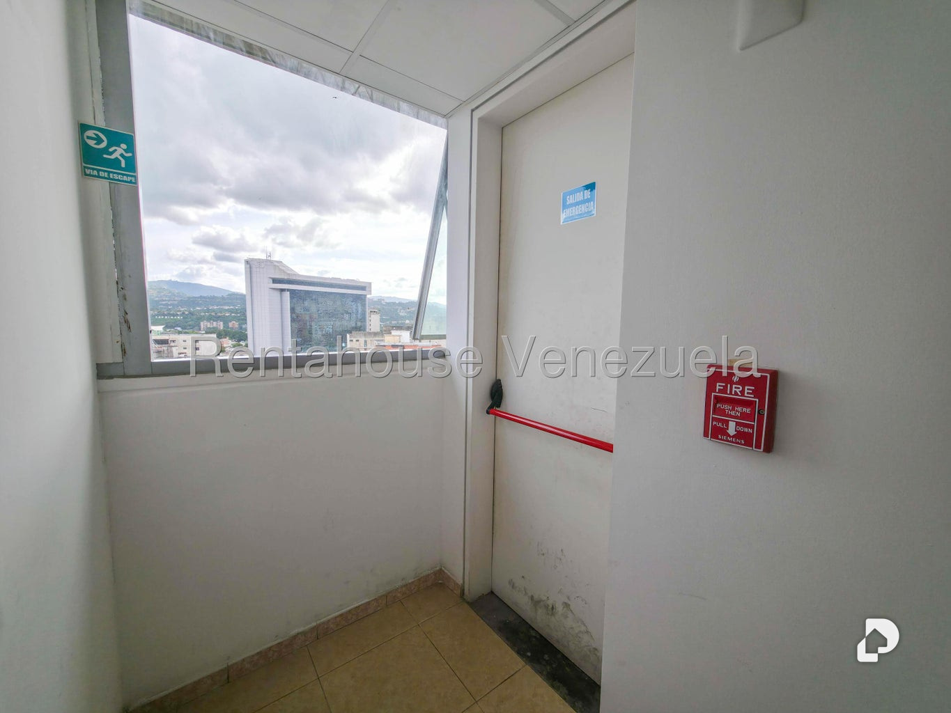 Oficina en Los Dos Caminos, Caracas – 22