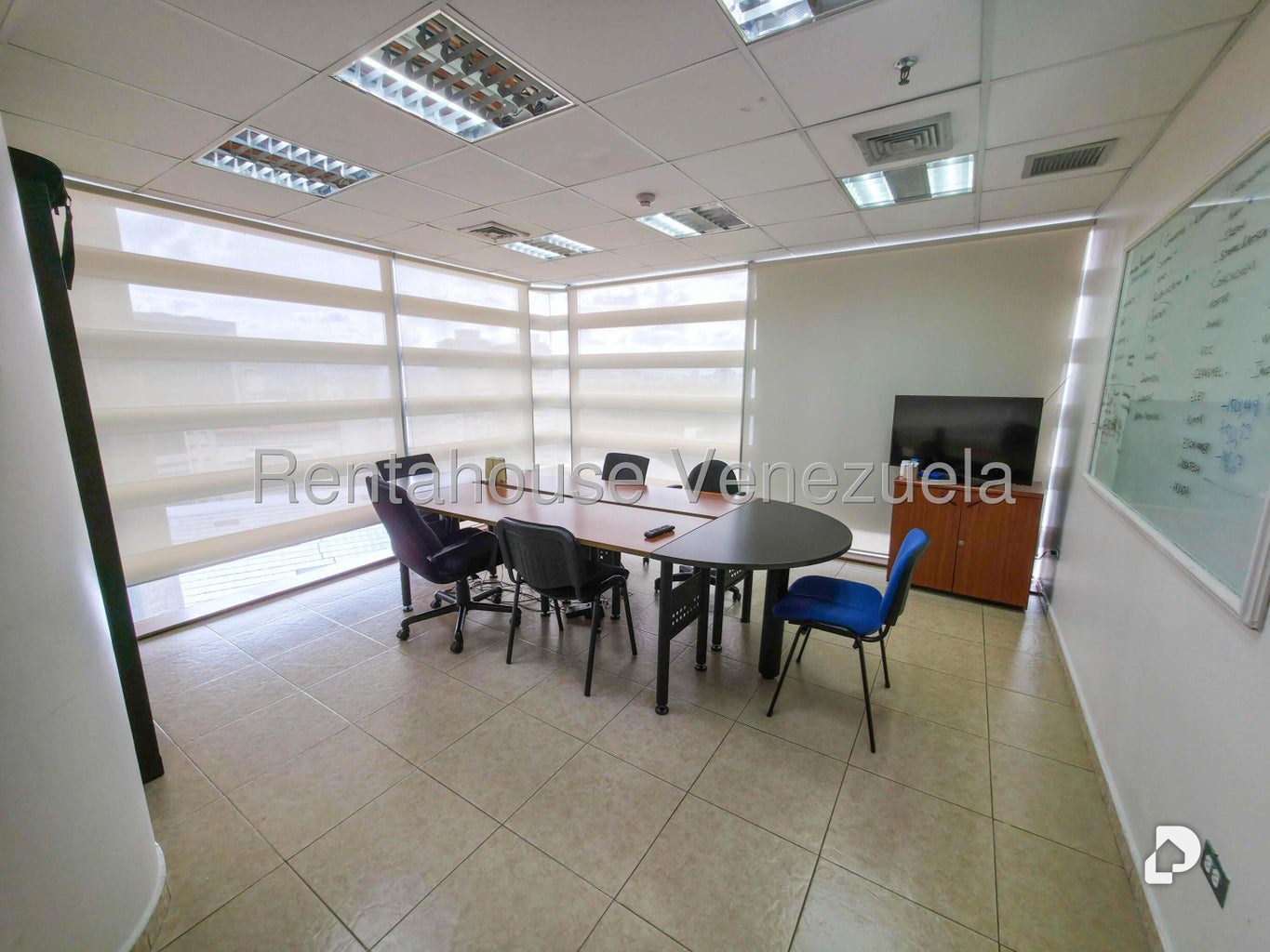 Oficina en Los Dos Caminos, Caracas – 11