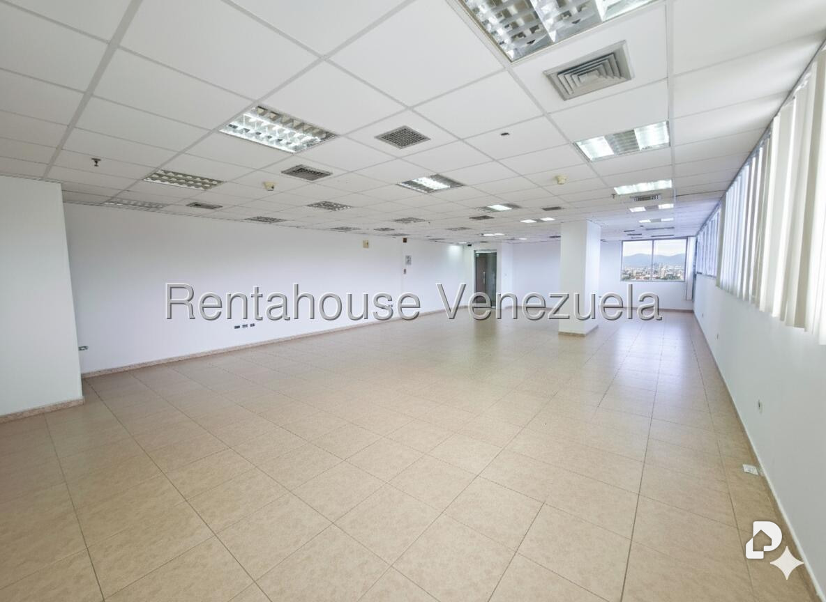 Oficina en Los Dos Caminos, Caracas – 18