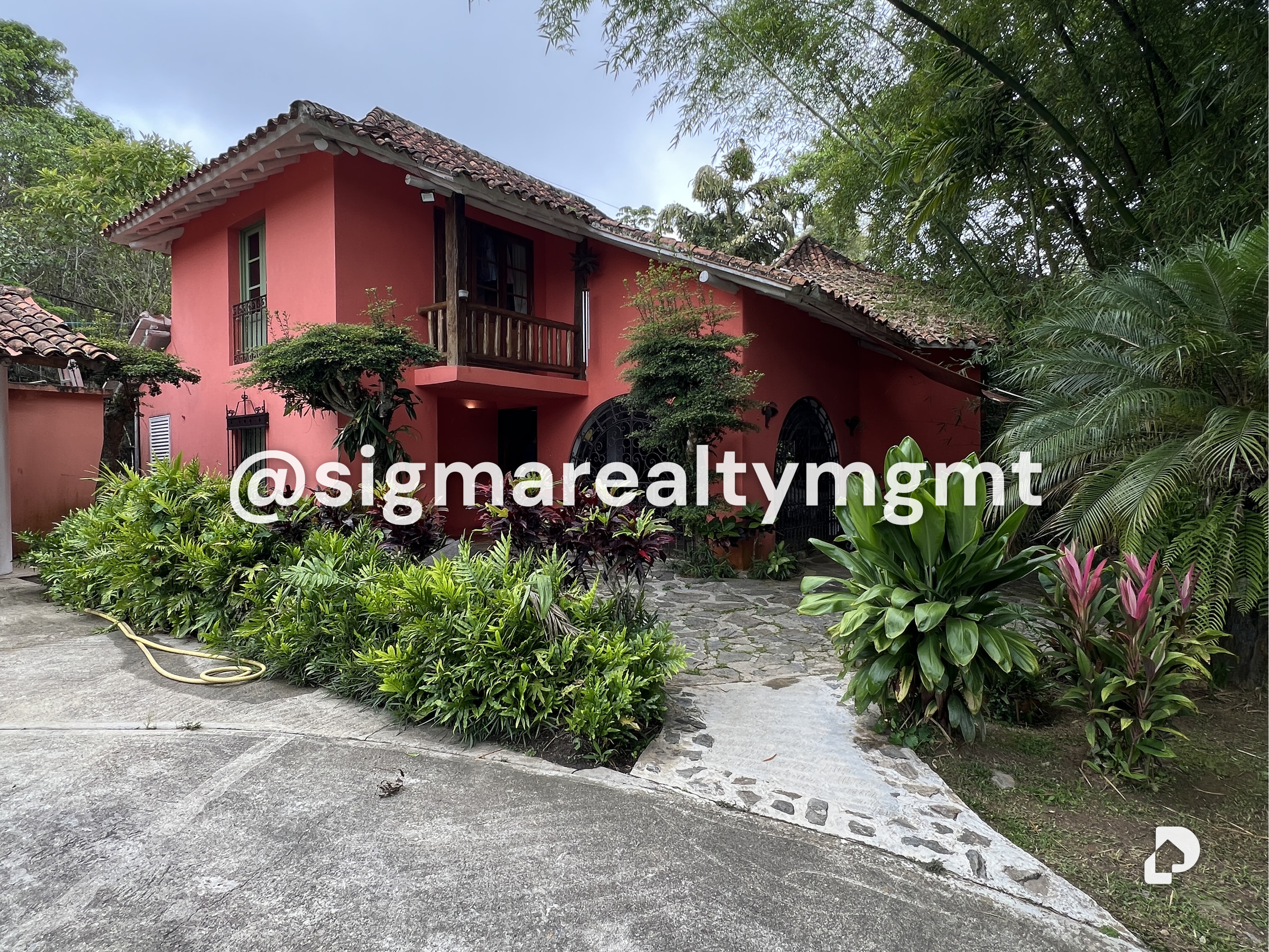 House in Oripoto, Caracas – 25