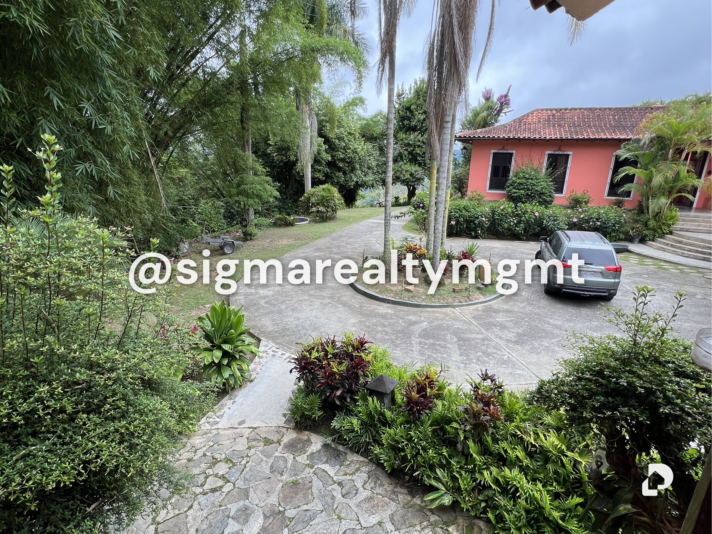 House in Oripoto, Caracas – 26