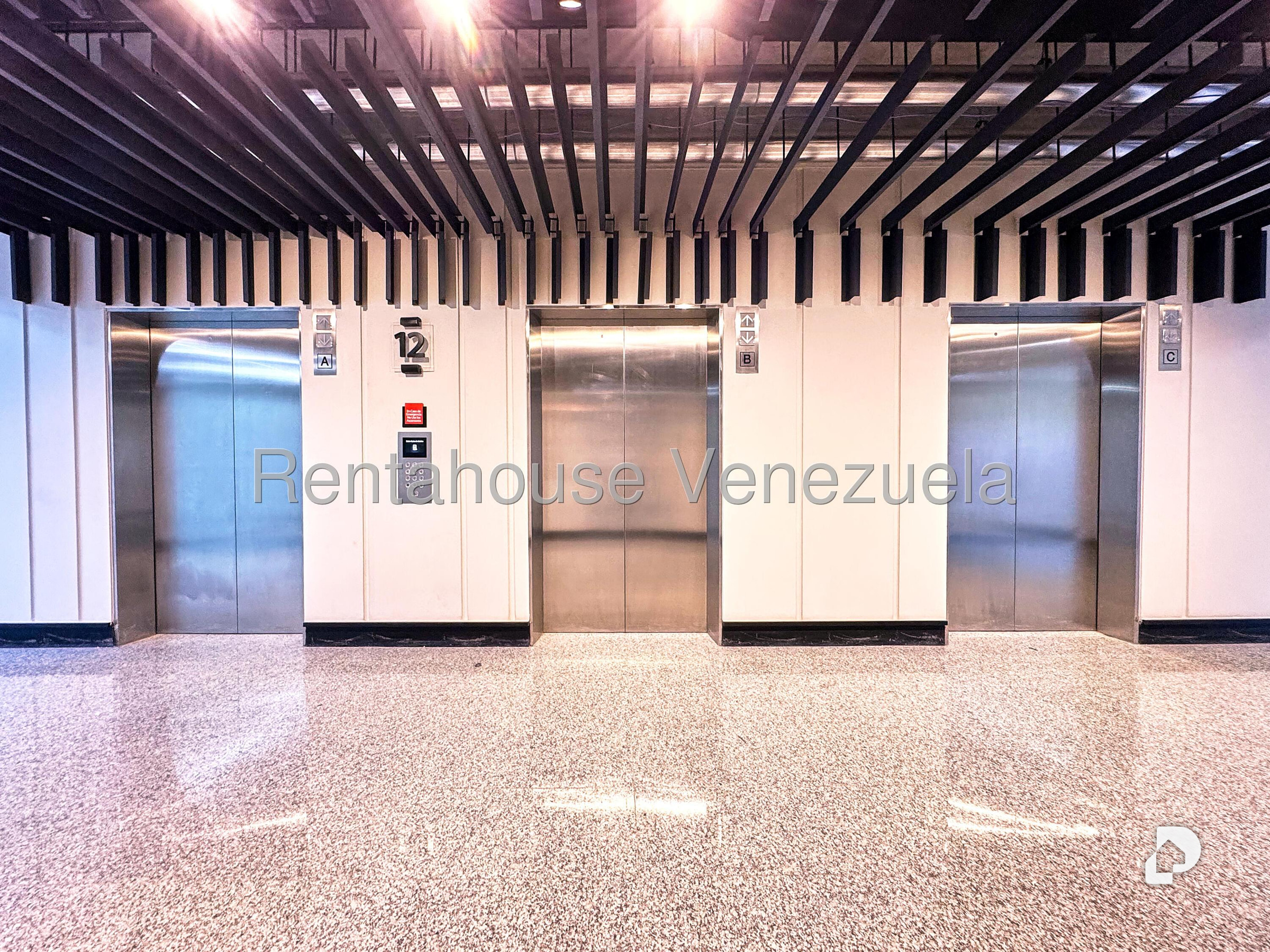 Oficina en Las Mercedes, Caracas – 21