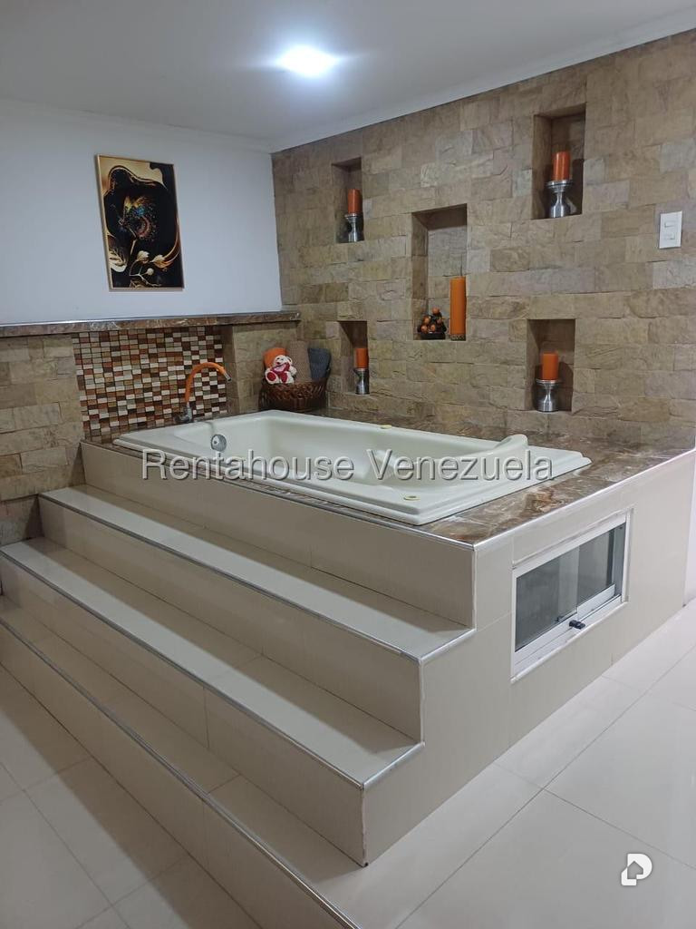 Casa en Campo Claro, Caracas – 17
