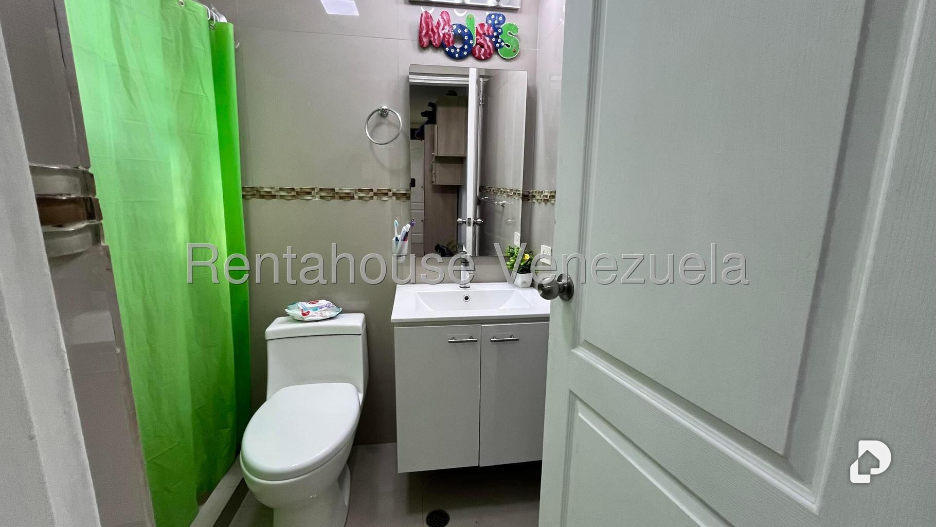Casa en Campo Claro, Caracas – 13