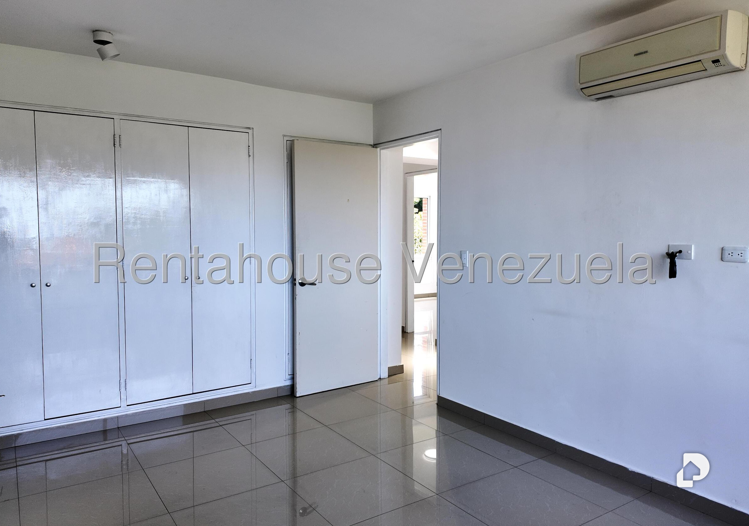 Apartamento en Oripoto, Caracas – 17