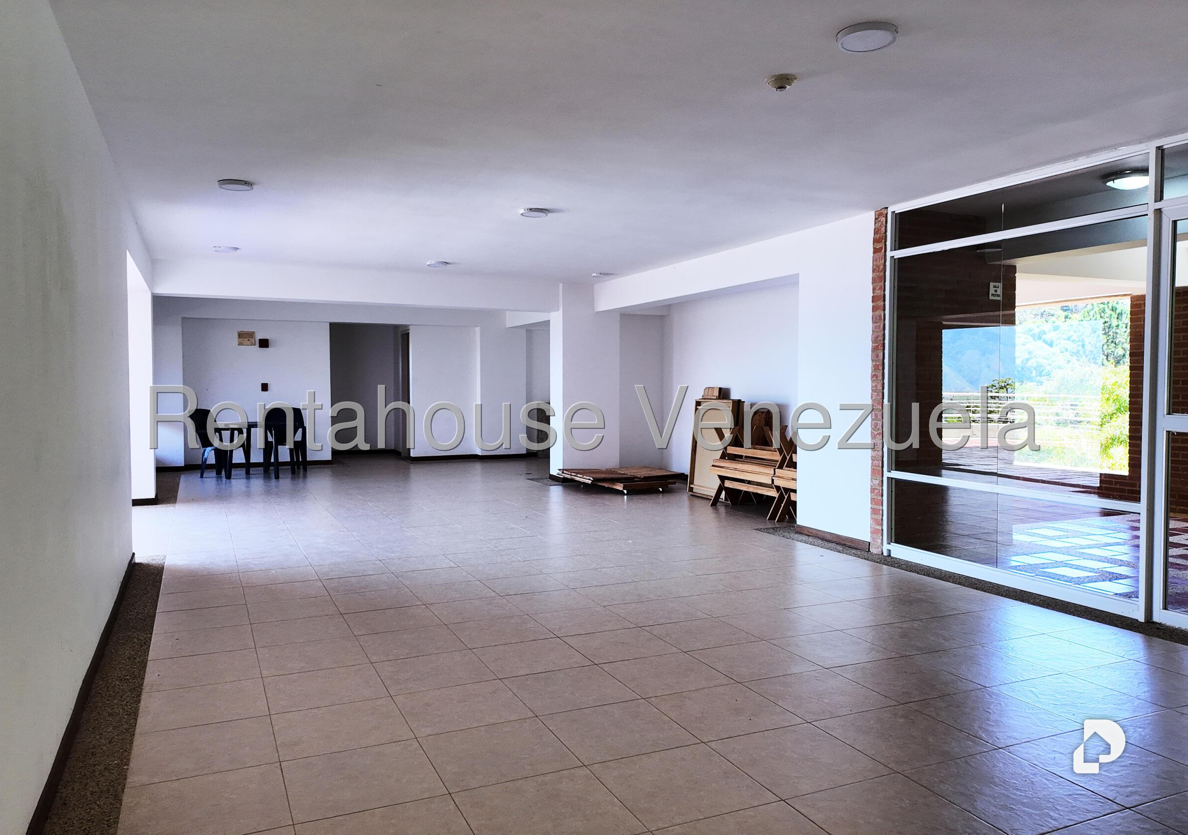 Apartamento en Oripoto, Caracas – 25