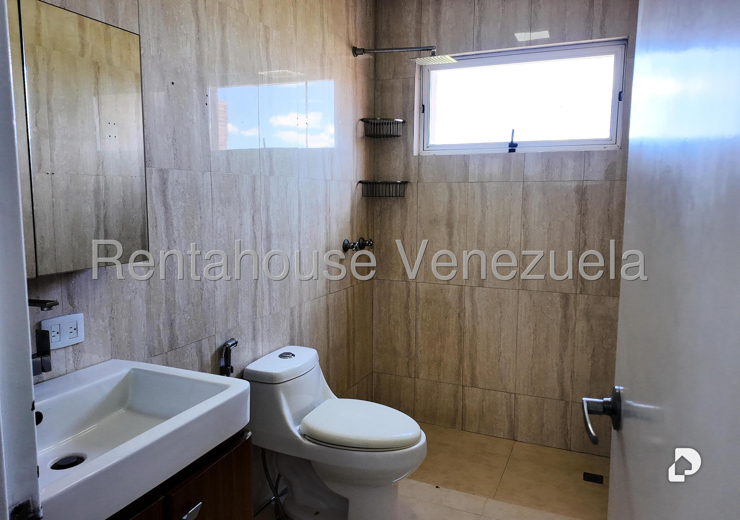 Apartamento en Oripoto, Caracas – 18