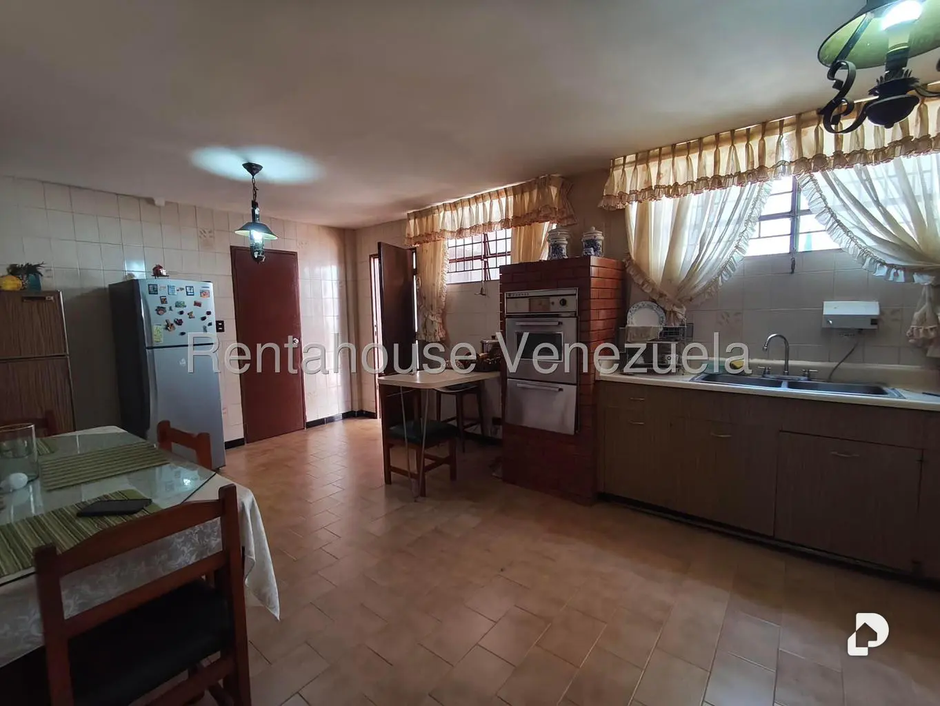 House in Prados del Este, Caracas – 13