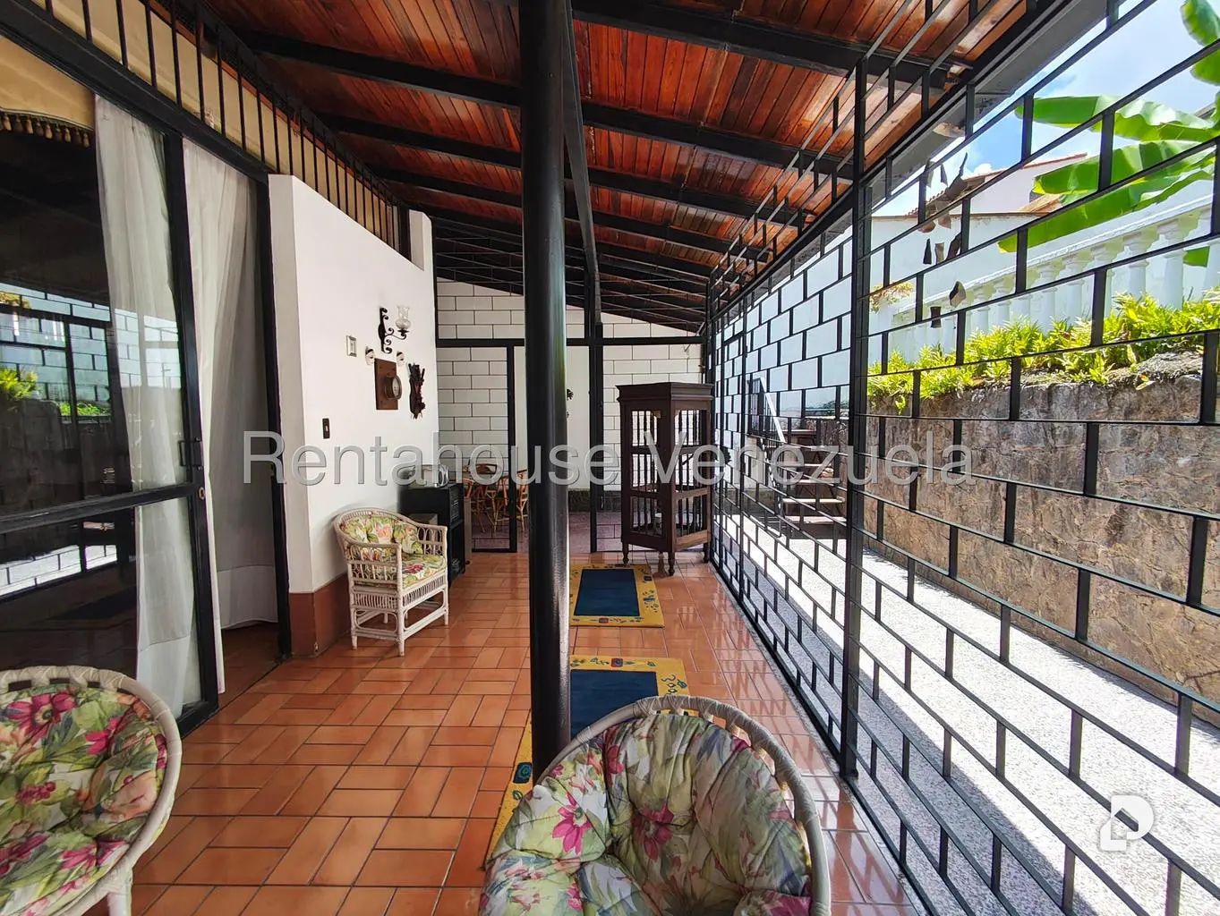 House in Prados del Este, Caracas – 19