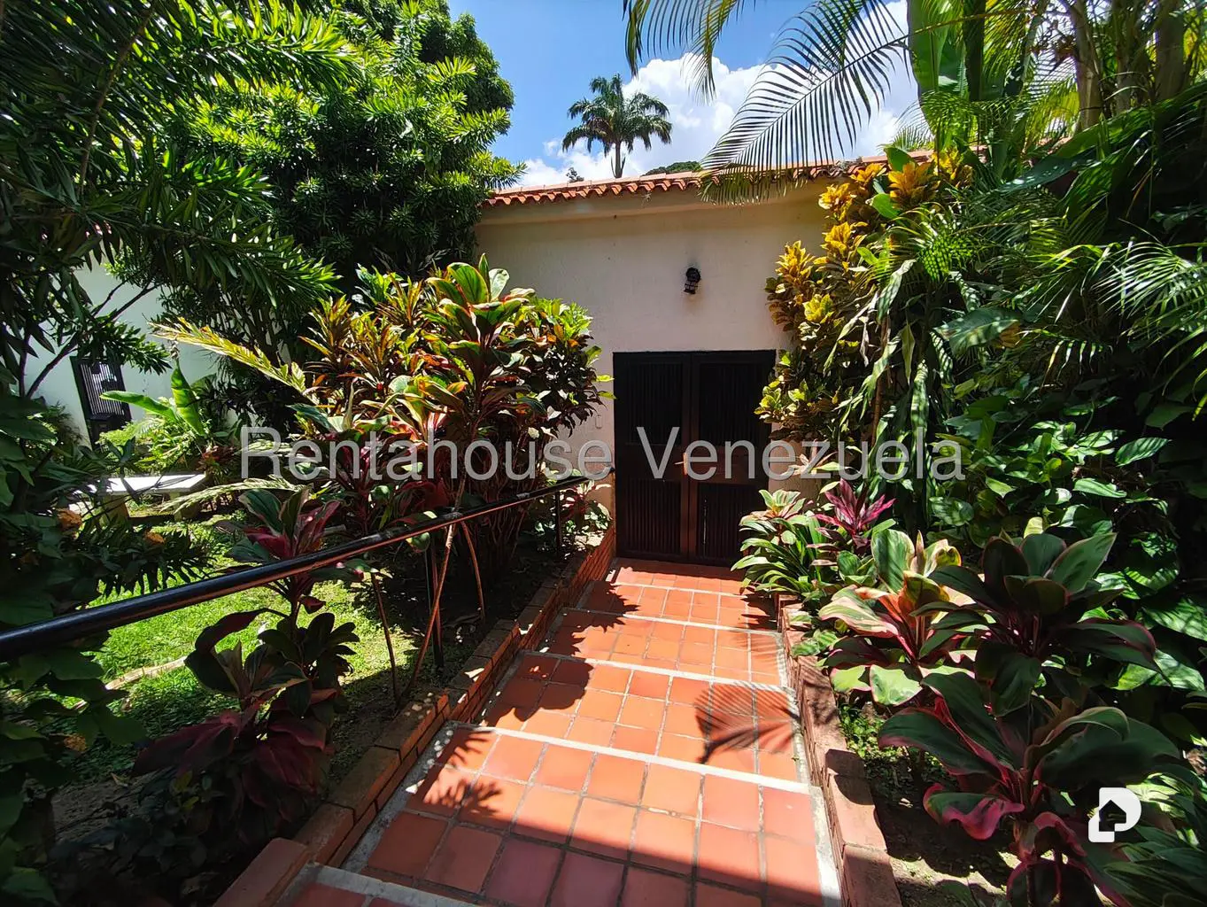 House in Prados del Este, Caracas – 31