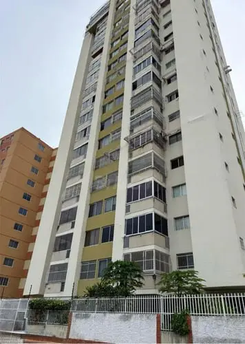 Apartamento en Andrés Bello, Maracay - 1