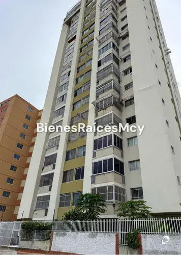 Apartamento en Andrés Bello, Maracay – 1