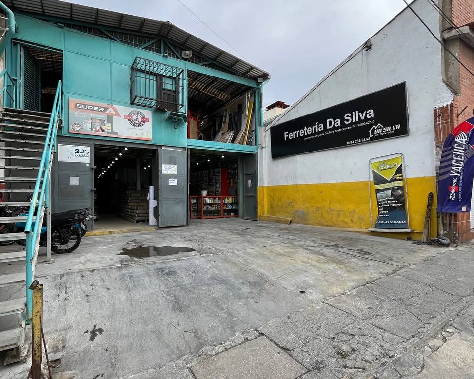 Local comercial en Sarría, Caracas - 1