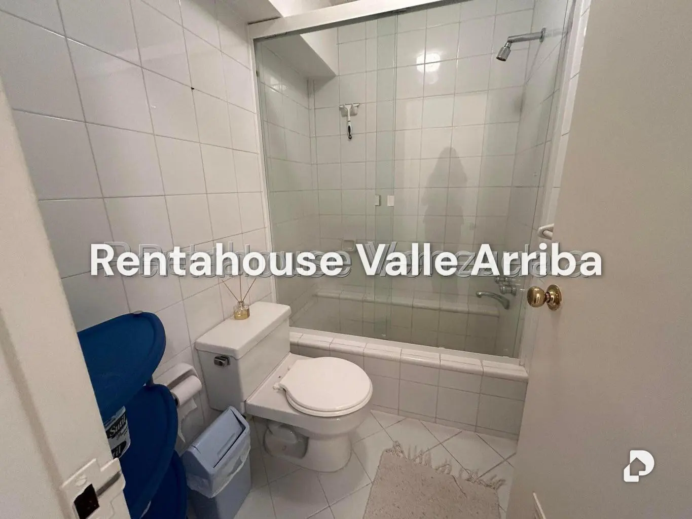 Apartamento en Las Mesetas de Santa Rosa de Lima, Caracas – 19