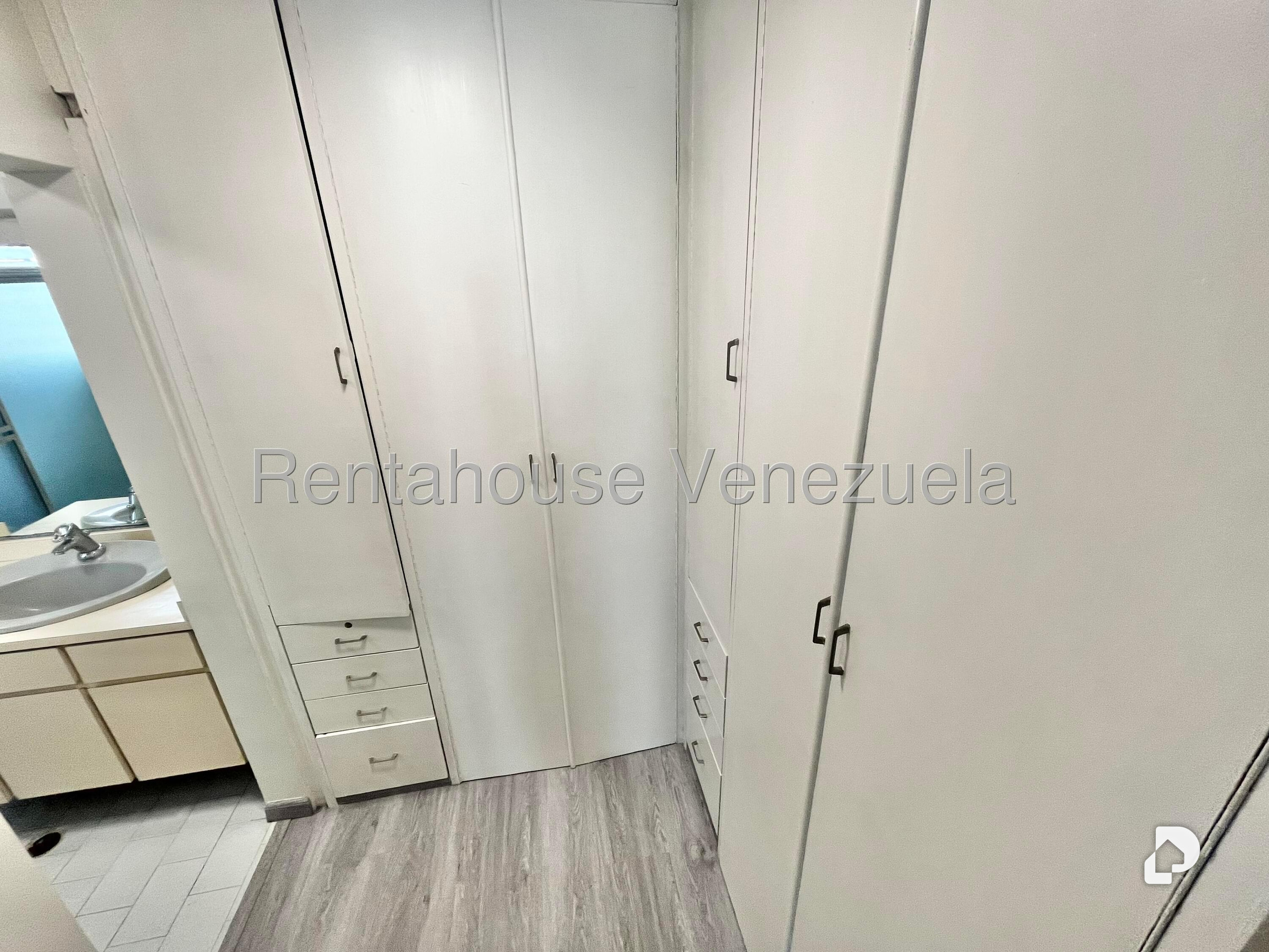 Apartamento en La Florida, Caracas – 16