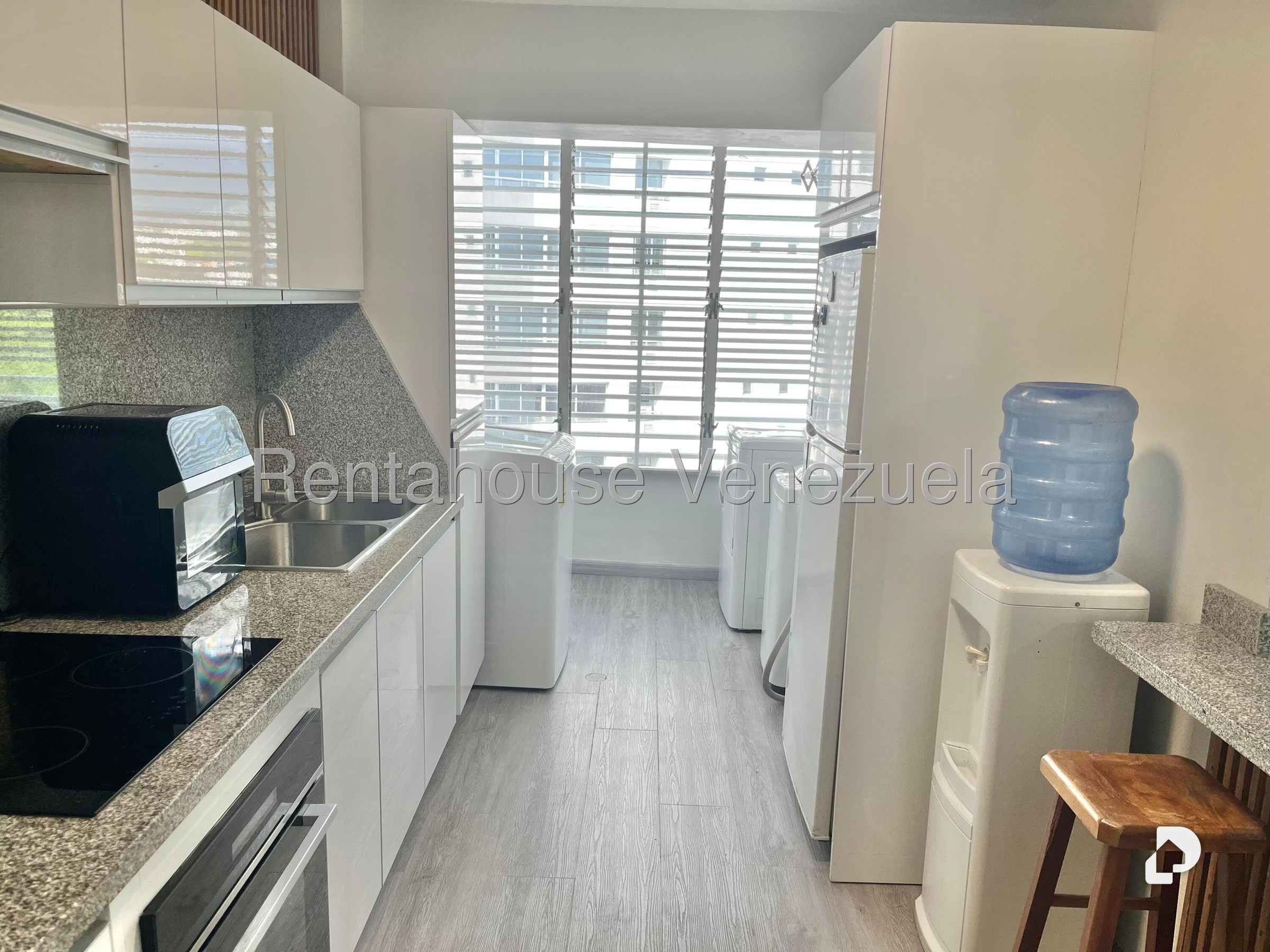 Apartamento en La Florida, Caracas – 11