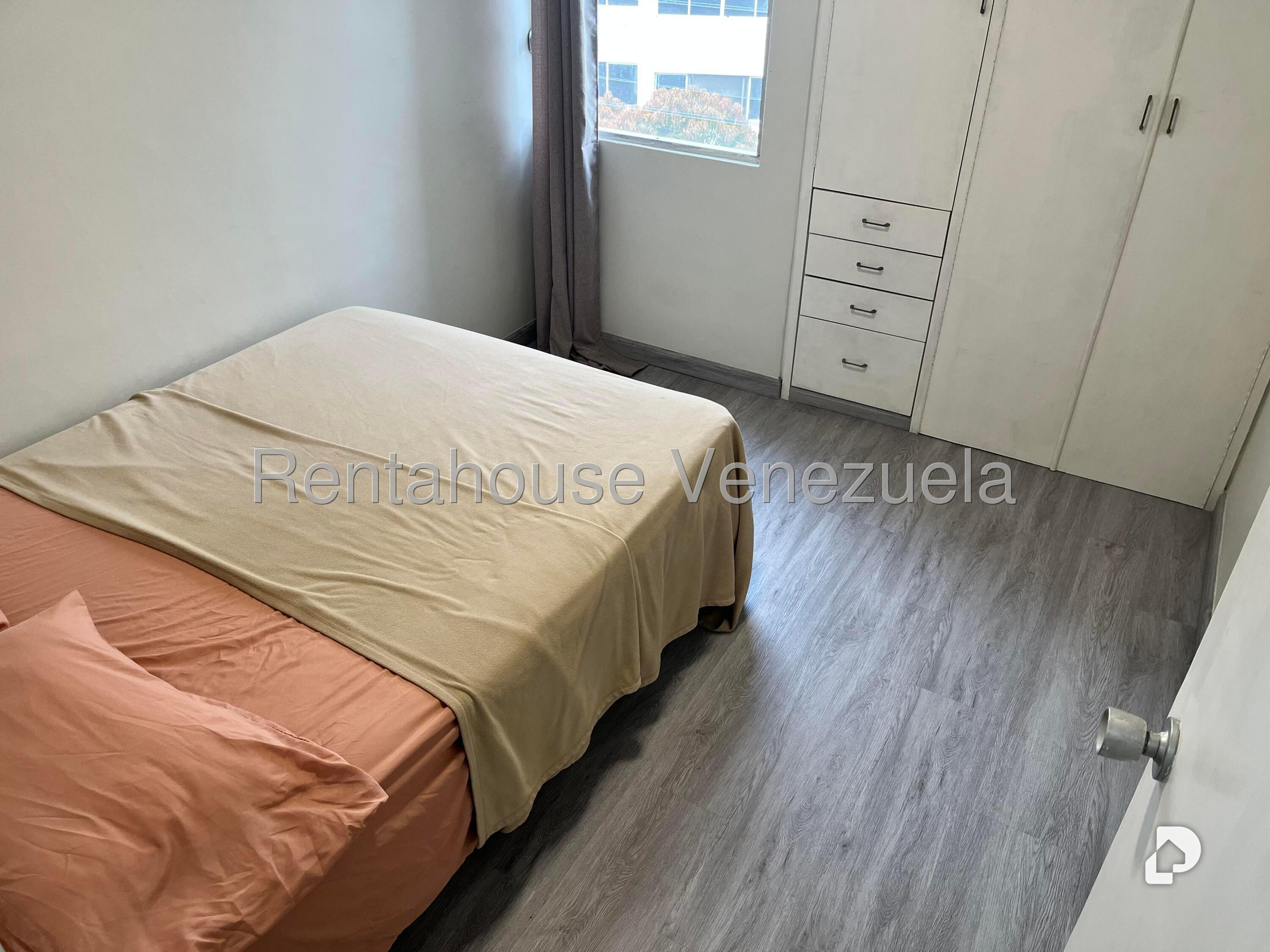 Apartamento en La Florida, Caracas – 18