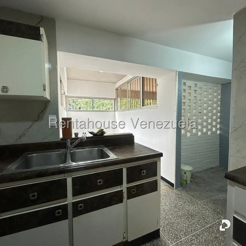Apartamento en La Florida, Caracas – 11