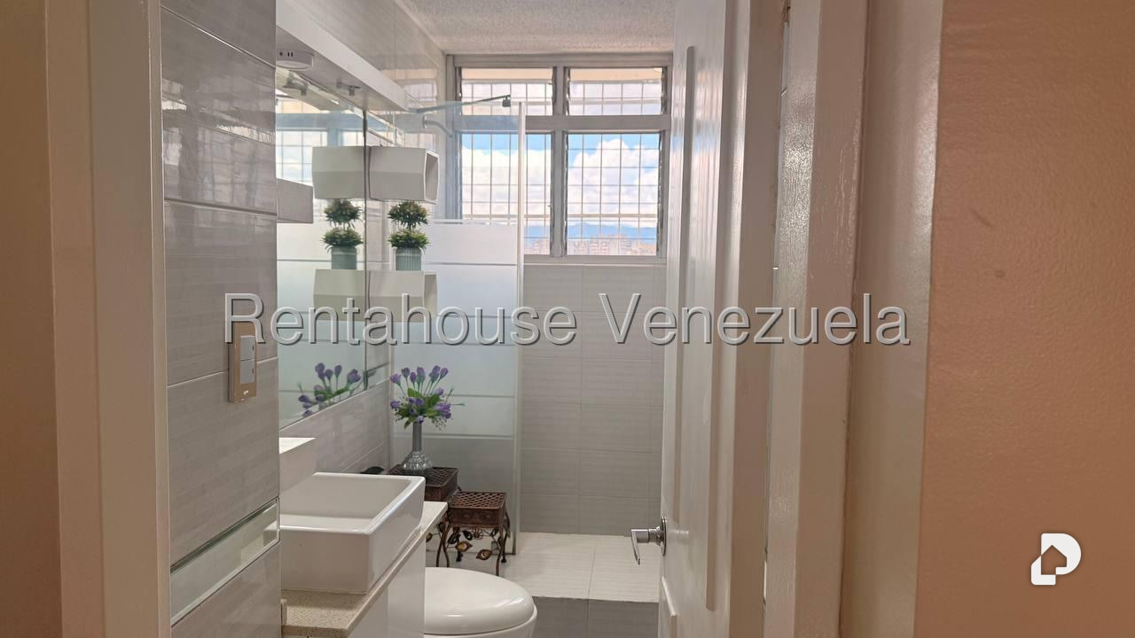 Apartamento en San Bernardino, Caracas – 11