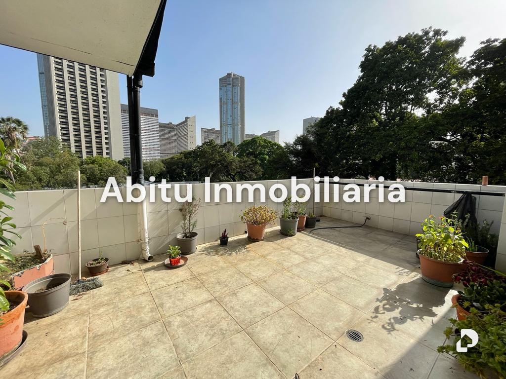 Edificio en La Candelaria, Caracas – 1