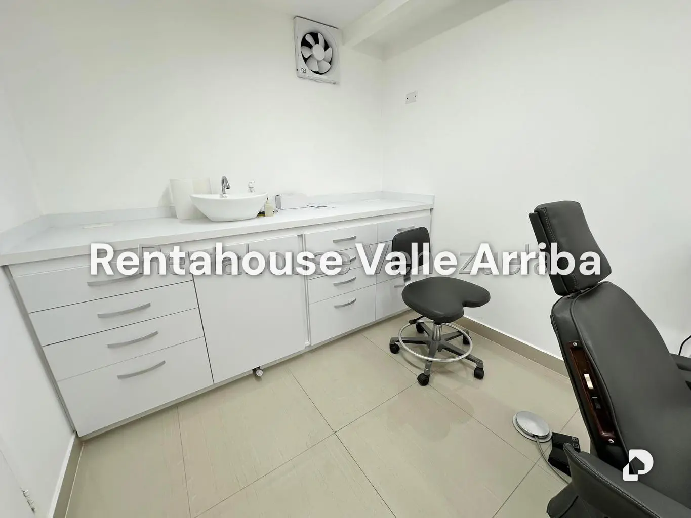 Local comercial en Lomas del Sol, Caracas – 7
