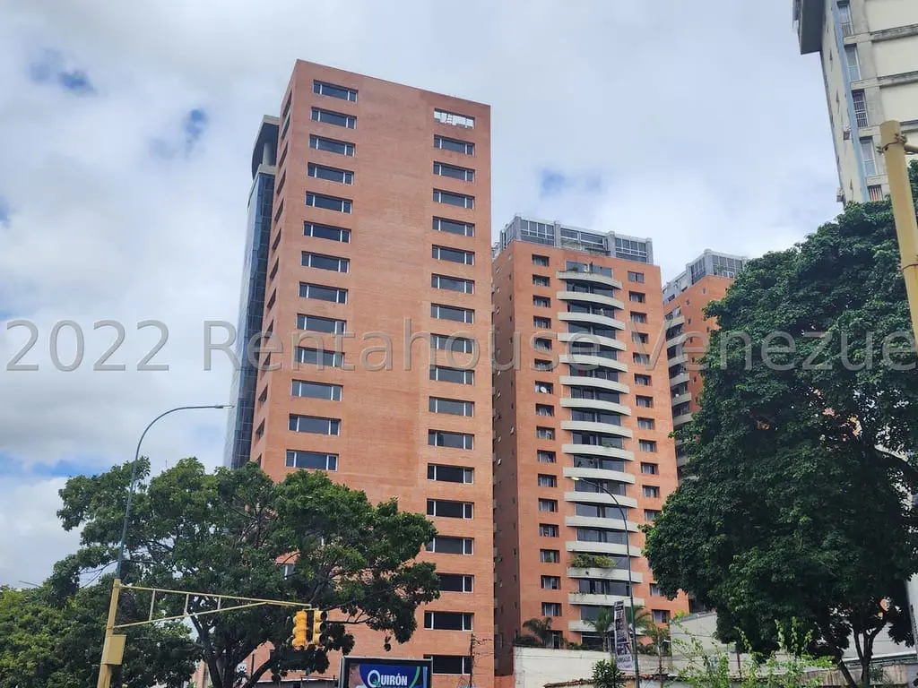 Oficina en Los Dos Caminos, Caracas - 1