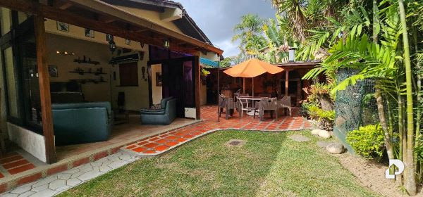 House in La Lagunita, Caracas – 23