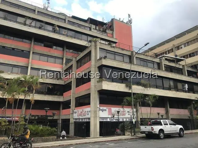 Office in Los Cortijos de Lourdes, Caracas - 1