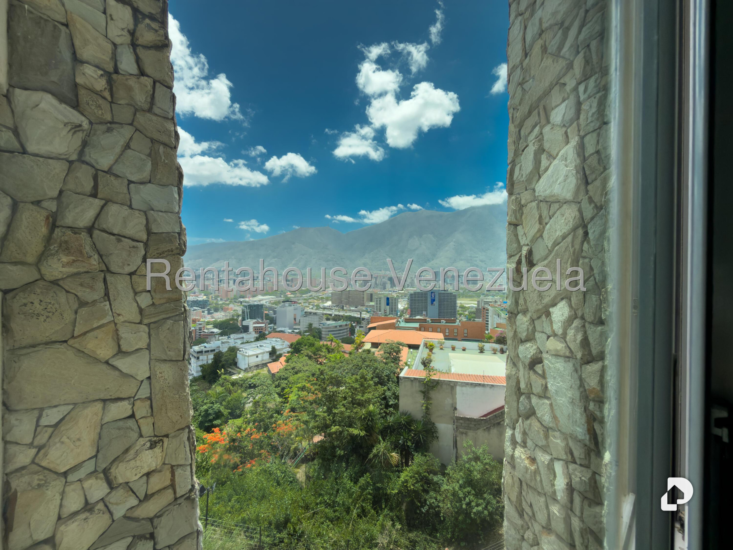 Apartamento en Lomas de Las Mercedes, Caracas
