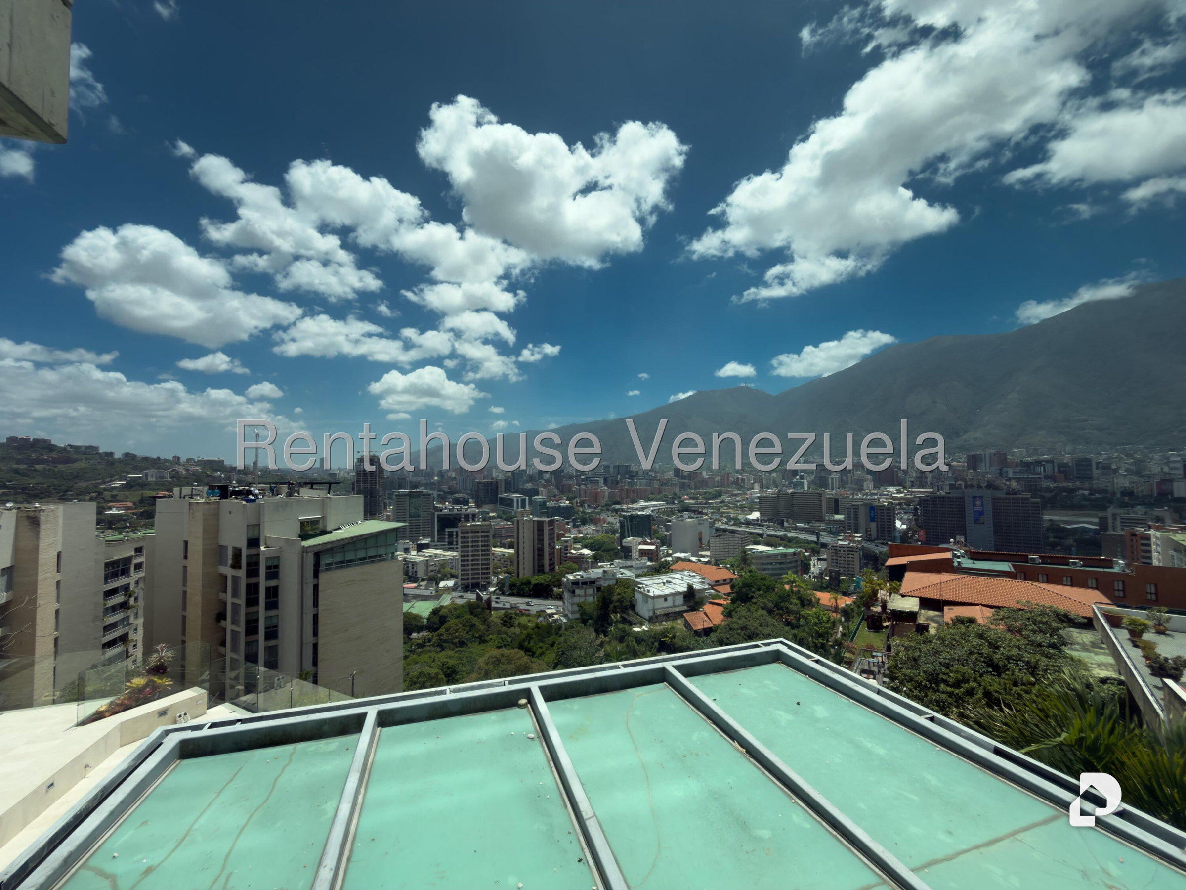 Apartamento en Lomas de Las Mercedes, Caracas