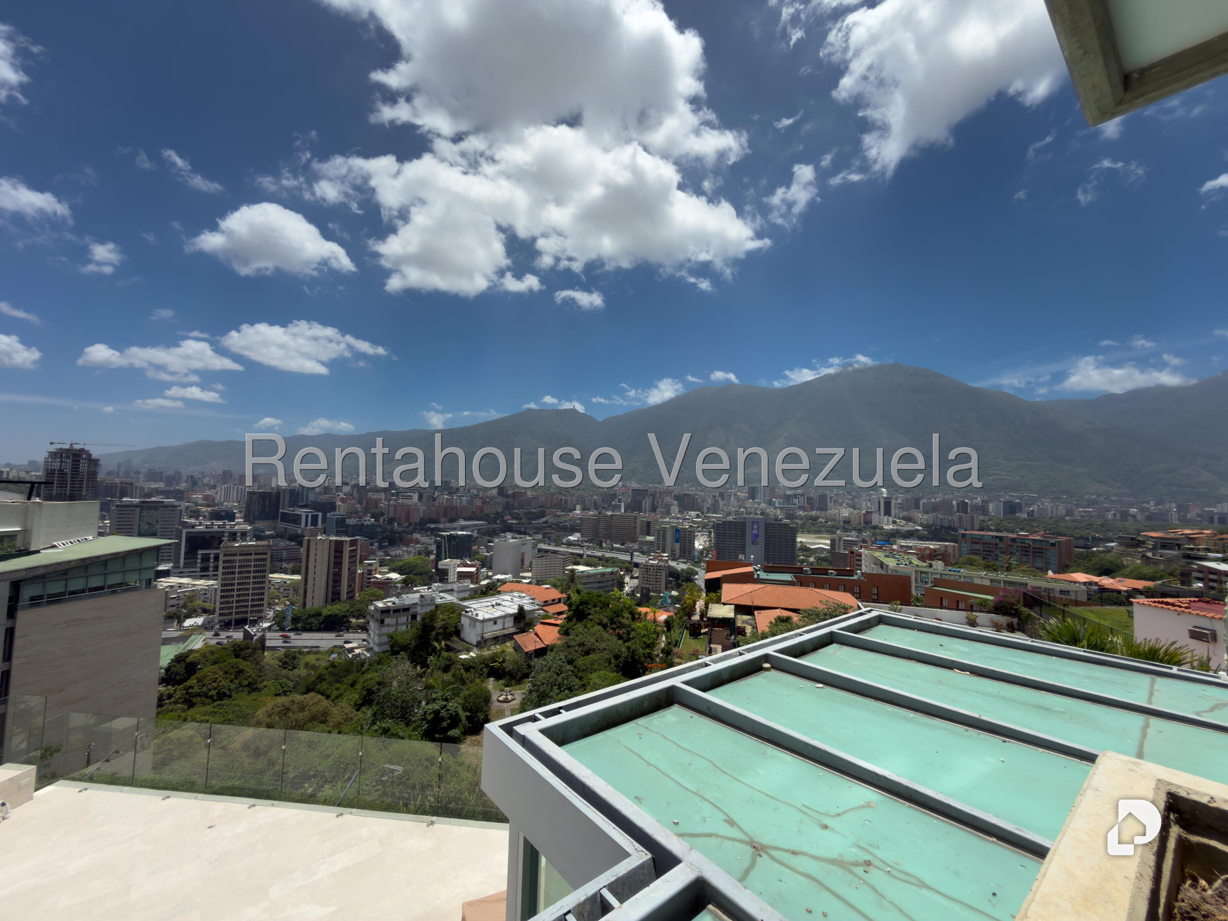 Apartamento en Lomas de Las Mercedes, Caracas