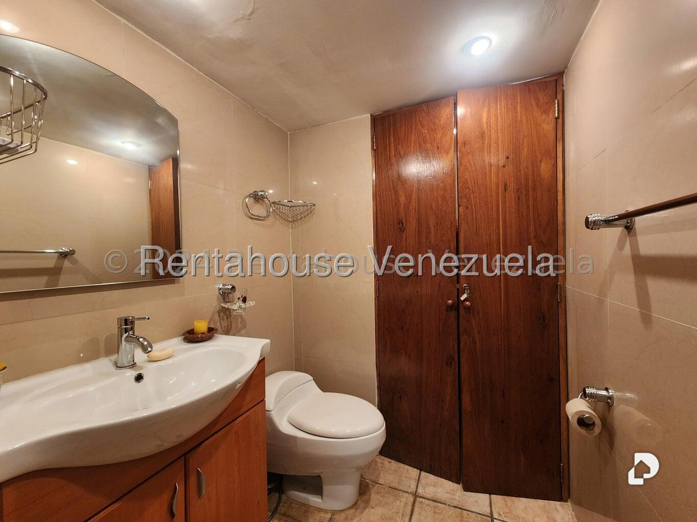 Oficina en La California Norte, Caracas – 11