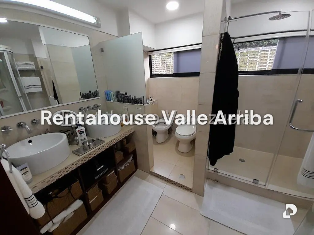 Casa en La Tahona, Caracas – 28