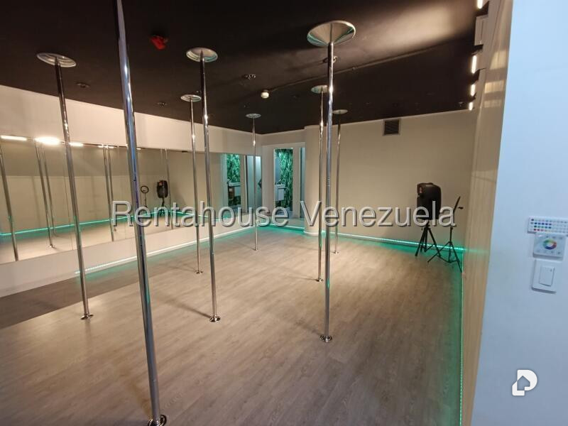 Local comercial en El Recreo, Caracas – 30