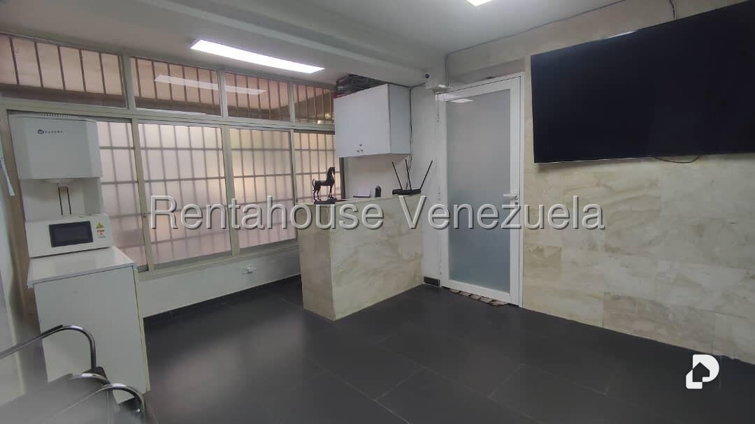 Oficina en Los Dos Caminos, Caracas – 2